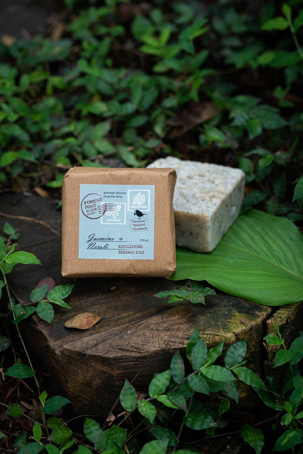 Buy Forest Post | Jasmine & Neroli – Exfoliating Beeswax Soap 135gms - My Pahadi Dukan - Online